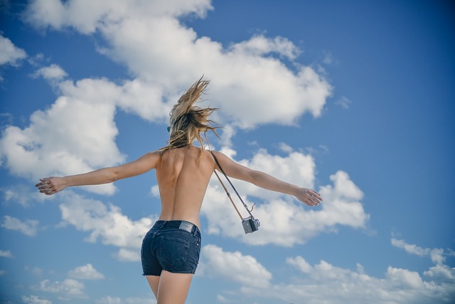 In your quest for the best RTW travel backpack, maybe you should consider just not taking a travel rucksack. Crazier things have been done! Kidding - really, the most important feature of the best travel backpack is it's size - small!