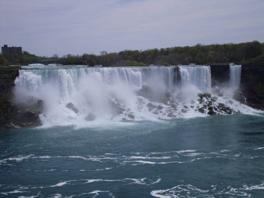 see this view of the American Falls at Niagara Falls from Canada just like top travel blog half the clothes' author Jema patterson