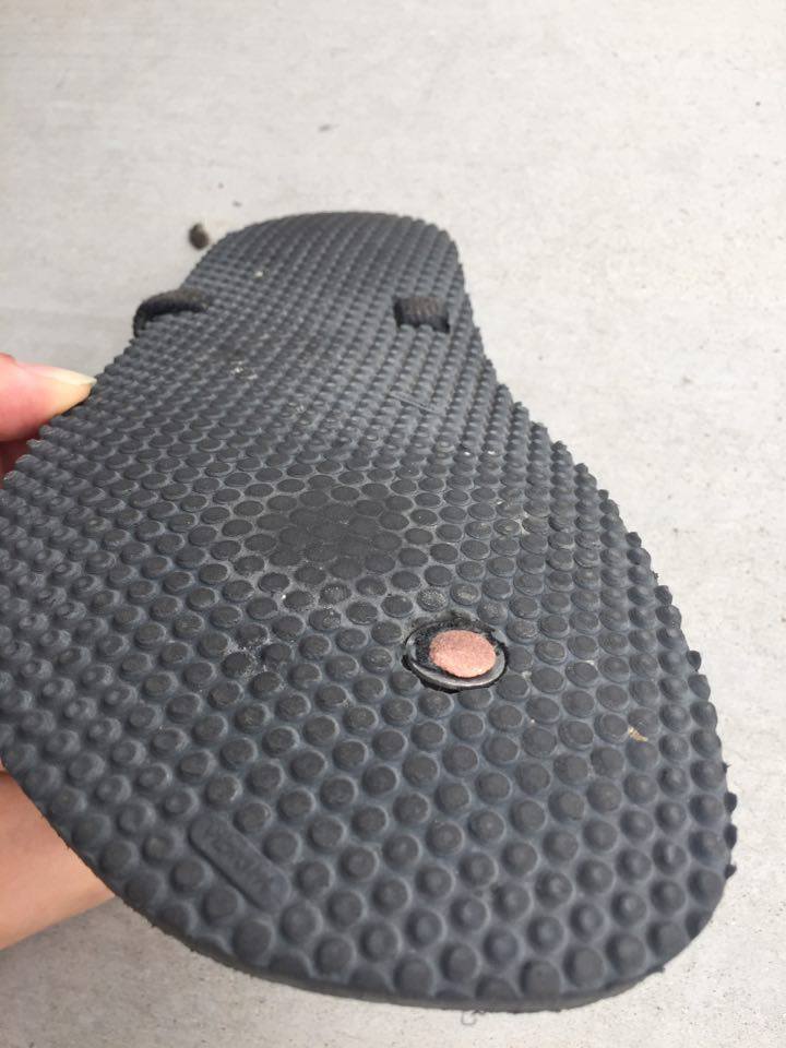 A downside to earth runners elemental was how quickly the tread wore flat in high impact areas, says top travel blog half the clothes author jema in her earthrunners elemental review